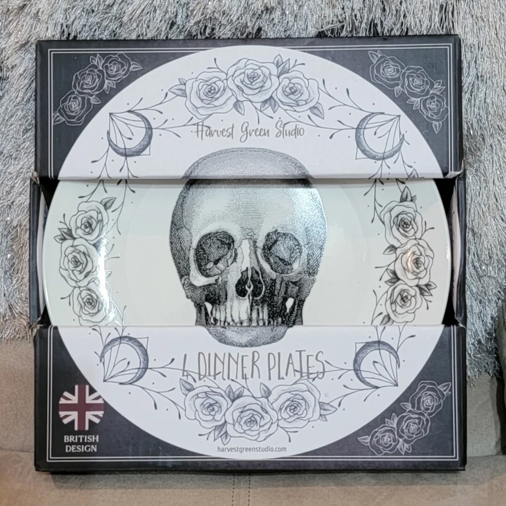 4-PC Harvest Green Studio Spooky HALLOWEEN Skull Dinner Plates NEW!